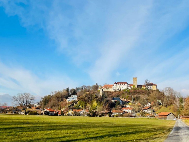 IMG 1072 Neubeuern Dachgeschosswohnung ***VERKAUFT*** 5 Zi. DGW mit Garage in Neubeuern - Inntal / Rosenheim