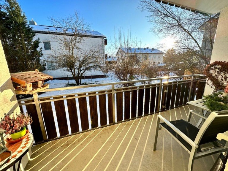 image Schlossberg Wohnung 3 Zi. Hoch-Parterre am Schlossberg mit Garage, 2 x Balkon - vermietet!