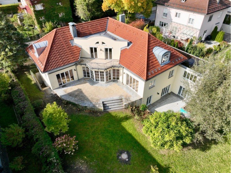 Hauptbild: Repr�sentative Stadtvilla auf au�ergew�hnlichem Grundst�ck nahe der Prinzregentenstra�e