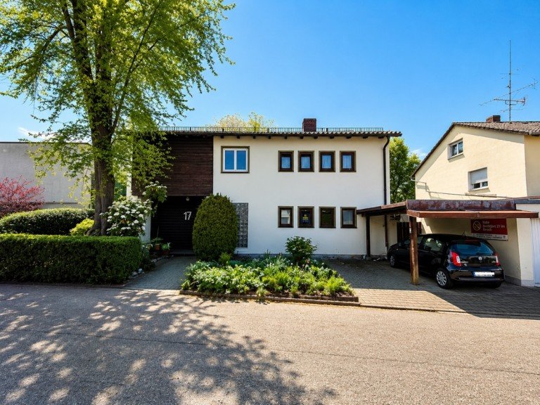 image Schlo�berg Zweifamilienhaus Ein- bis Zweifamilienhaus am Schlo�berg mit gro�em Grundst�ck & viel Potenzial