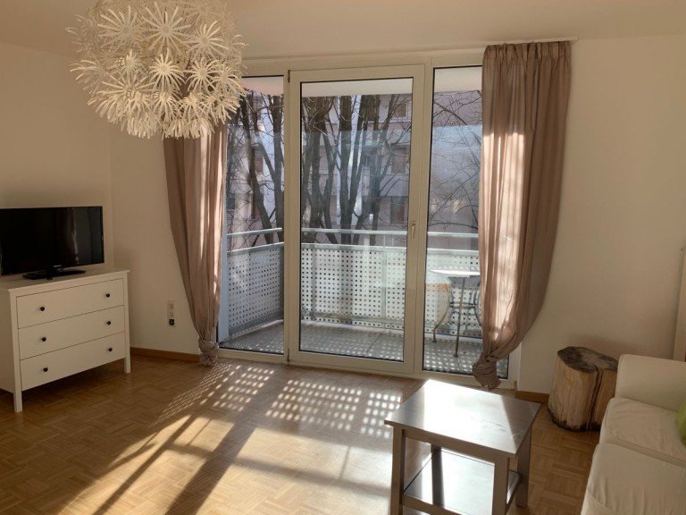 IMG 7826 M�nchen Etagenwohnung ***VERKAUFT*** 2 Zi. Wohnung mit Balkon direkt am Hohenzollernplatz!